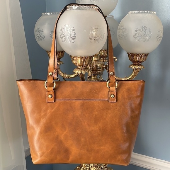 Brand New Patricia Nash Genuine Leather Distressed Vintage Alessano Tote Biscuit - Picture 2 of 16